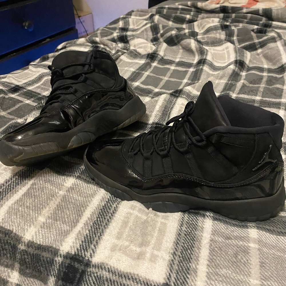 Jordan 11 cap and gown size 13 men’s no box
